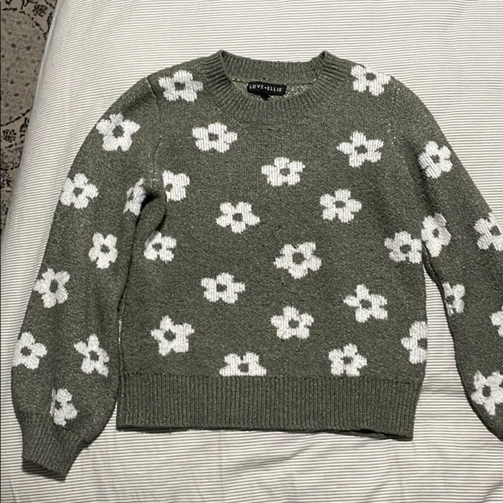 Green flower sweater